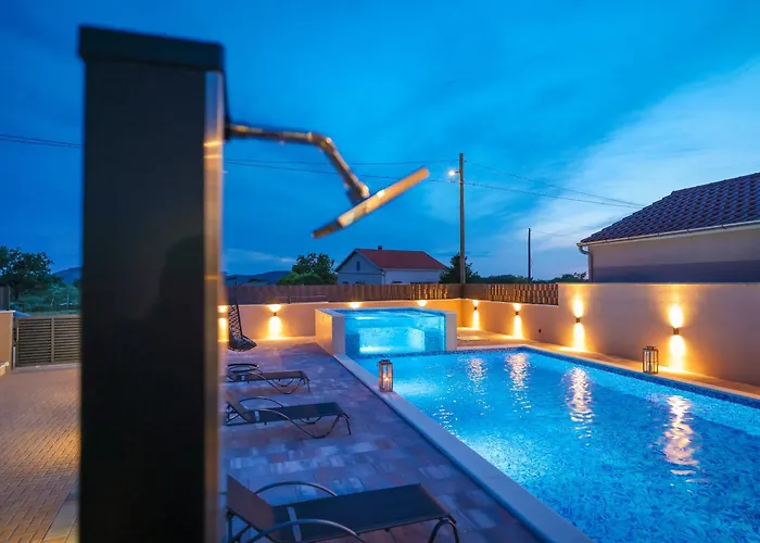 Villa Nada For 10 People With Pool & Integrated Whirlpool Galovac (Zadar)