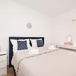 Villa Nada For 10 People With Pool & Integrated Whirlpool *