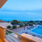 Nada For 10 People With Pool & Integrated Whirlpool Villa *
