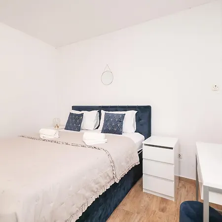 Vila Nada For 10 People With Pool & Integrated Whirlpool *