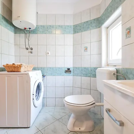 Nada For 10 People With Pool & Integrated Whirlpool *