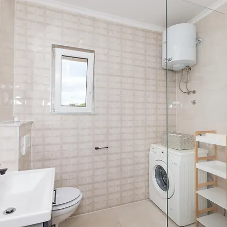 Vila Nada For 10 People With Pool & Integrated Whirlpool Galovac (Zadar)