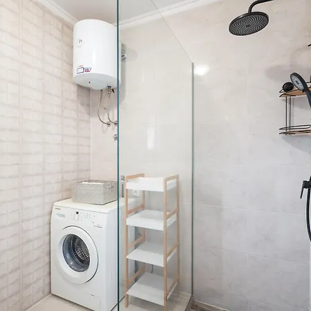 Nada For 10 People With Pool & Integrated Whirlpool Galovac (Zadar)