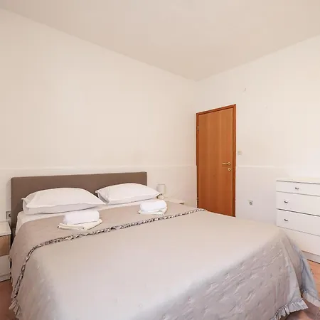 Vila Nada For 10 People With Pool & Integrated Whirlpool *