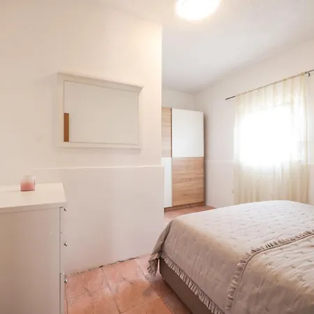 Nada For 10 People With Pool & Integrated Whirlpool Vila Galovac (Zadar)