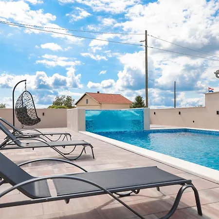 Villa Nada For 10 People With Pool & Integrated Whirlpool Galovac (Zadar)