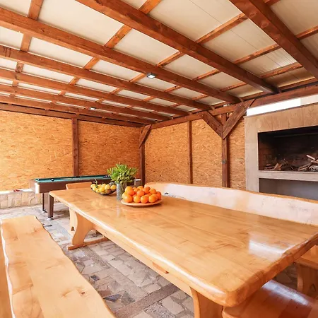Nada For 10 People With Pool & Integrated Whirlpool ヴィラ *
