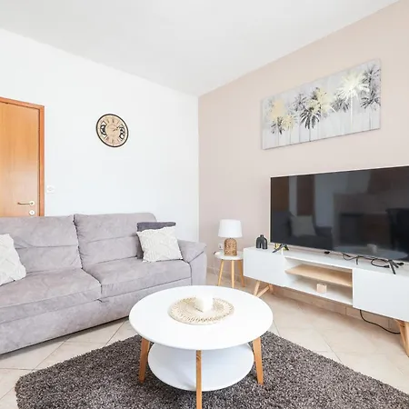 Nada For 10 People With Pool & Integrated Whirlpool Vila Galovac (Zadar)