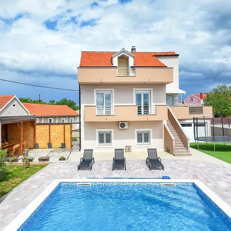 Nada For 10 People With Pool & Integrated Whirlpool 빌라 Galovac (Zadar)