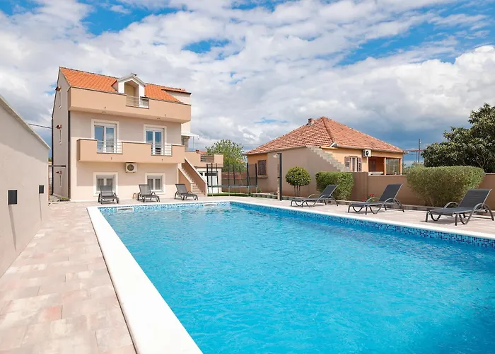 וילה Nada For 10 People With Pool & Integrated Whirlpool *