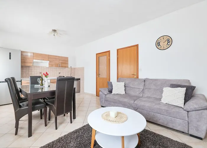 Nada For 10 People With Pool & Integrated Whirlpool וילה *