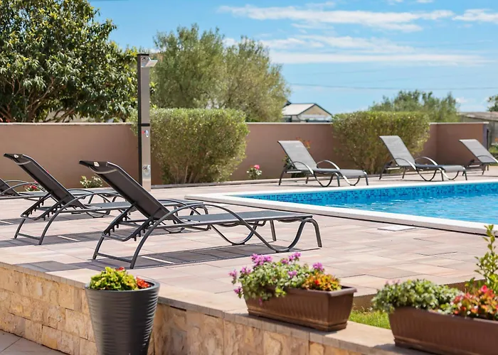 וילה Nada For 10 People With Pool & Integrated Whirlpool
